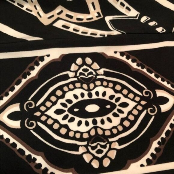 White HOUSE BLACK MARKET v neck shift dress whbm - Picture 5 of 5